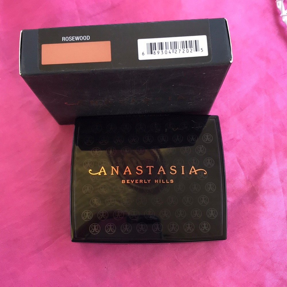 Anastasia beverly hills powder bronzer